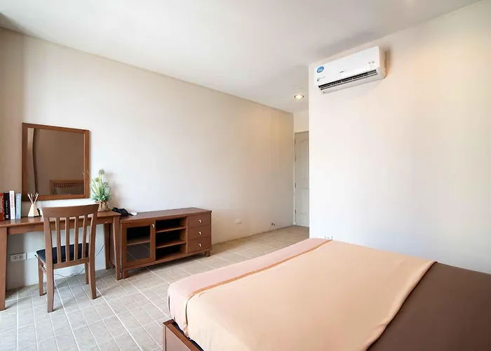 181 Ekkamai Apartment